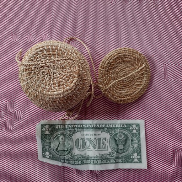 Small Vintage Woven Basket - Picture 3 of 3
